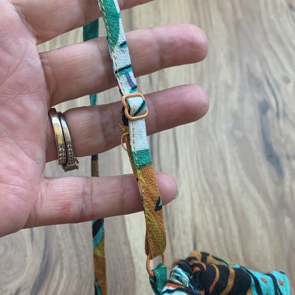 MILK & HONEY Top Juniors Size L Green Floral Print Smocked Shoulder Off Cropped - Picture 4 of 8